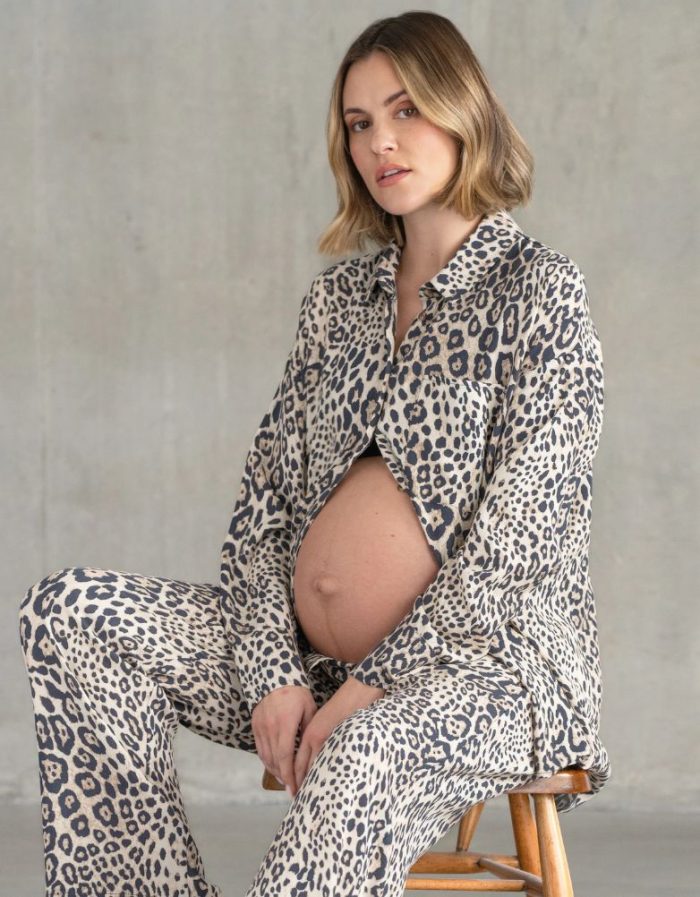 wide leg παντελονα εγκυμοσυνης με animal print σχεδιο. Λινη παντελονα εγκυμοσυνης. οικονομικη παντελονα εγκυμοσυνης και σε μεγαλα μεγεθη, plus size.